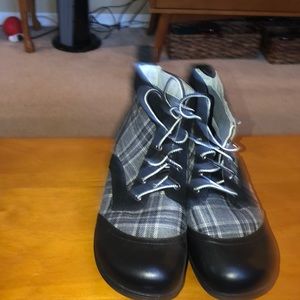 Alegria Ankle Boots, excellent condition, sz 38